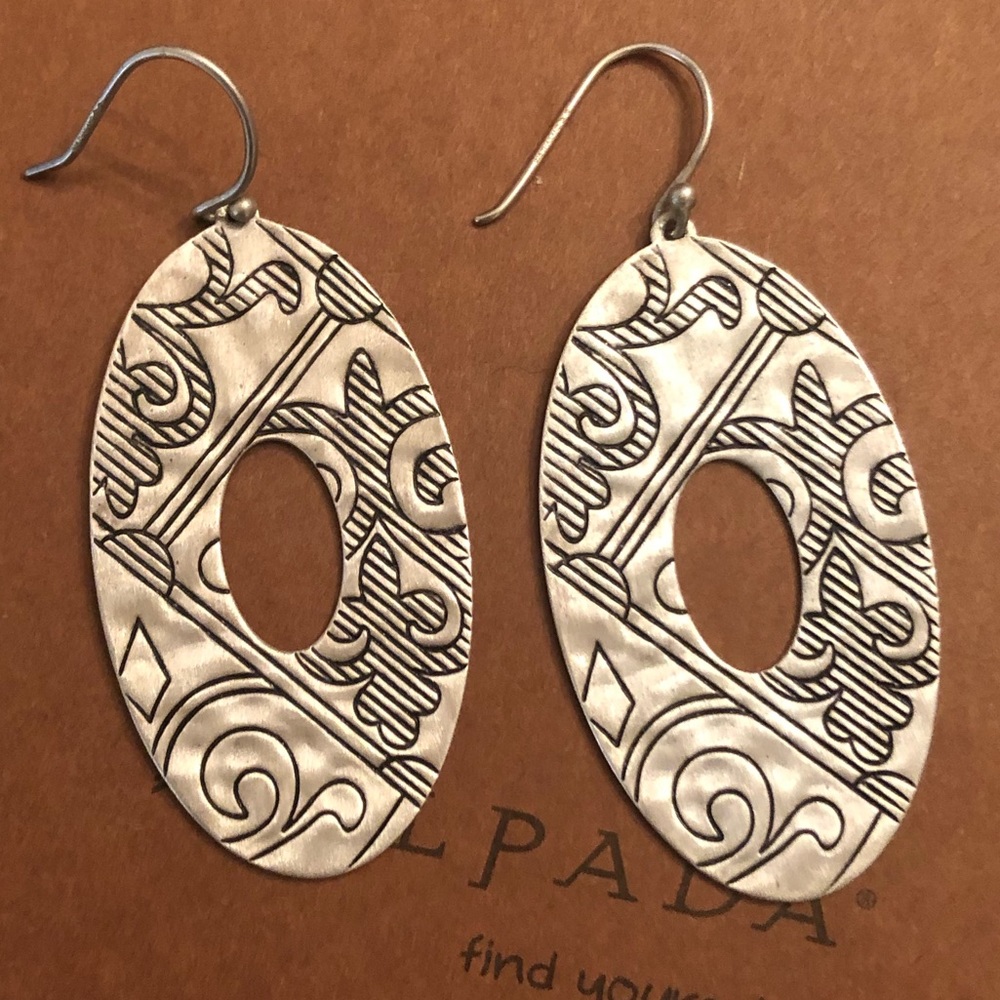 Rare Retired Silpada Etched Sterling Silver Earrings W2136